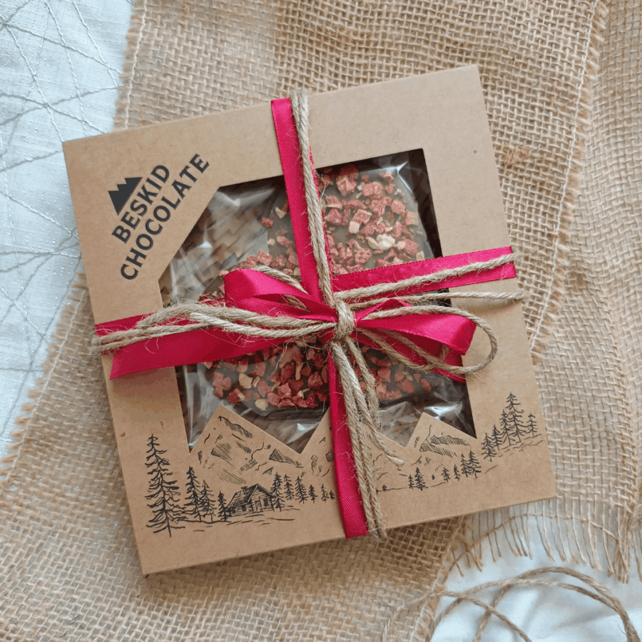 Mleczna Czekolada Rzemieślnicza Beskid Chocolate Serce z Truskawkami ze wstążką